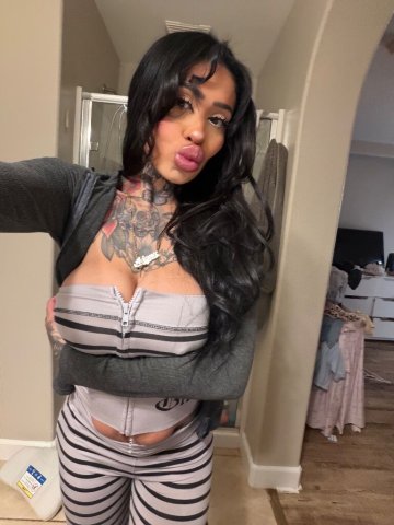 Orange County Female Escort — Specials, 30-Min Massage & Dances - 1