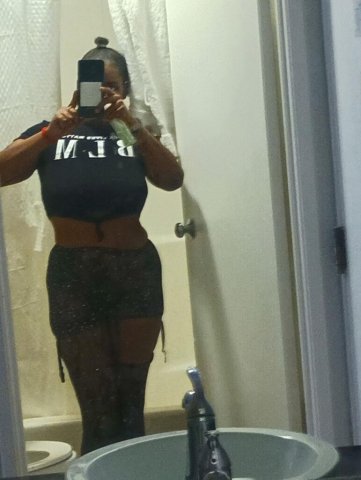 Lisa — Chicago Female Escort (Incall or Outcall) - 1