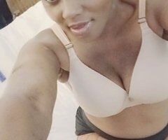 Lisa — Chicago Female Escort (Incall or Outcall) - Image 4