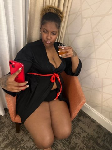 Myrtle Beach Bbw Female Escort — 5’7 soft, thick throat specialist - 1