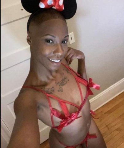 Milwaukee WI Car Fun Female Escort — Half & Full Service - 1
