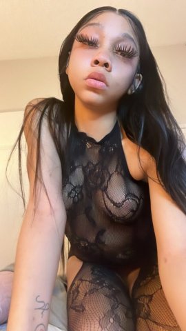 Independent Petite Girl — Outcall & Car Fun - 1