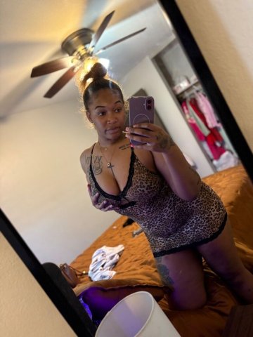 Hazel (25) — Saint Paul Female Escort (Cardate Only) - 1