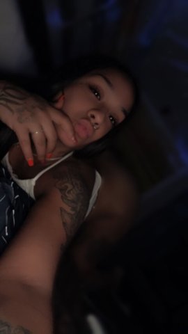 Petite FunSize Mamacita in Spartanburg — FaceTime or Snapchat Verification - 1