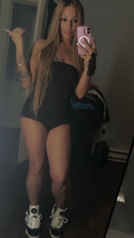 BRIA — Sexy Italian Mistress with Foot Fetish Pro - 1
