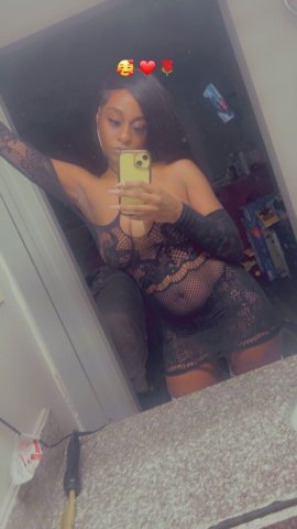 Biloxi Petite Spinner Escort (5'1”, 120 lbs) — Soft-Spoken - 1