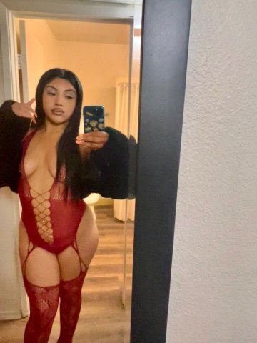 Curvy 5'2 Latina—Incalls, Outcalls, Facetime Shows - 1