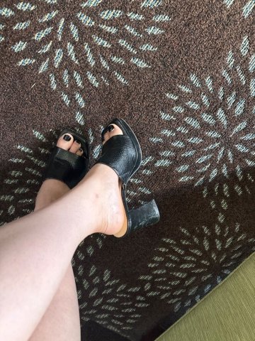 High-Class Female Escort in Pittsburgh — Incall/Outcall + Kink & Fetish - 1