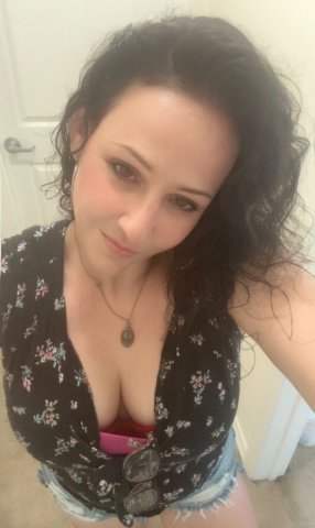 Curvy Baton Rouge Female Escort — Incall & Outcall Rates - 1