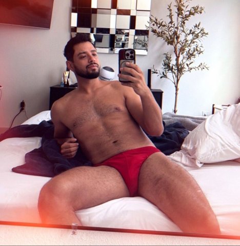 Masculine 6’1” Man for Sensual Nude Massage (Top or Bottom) - 1