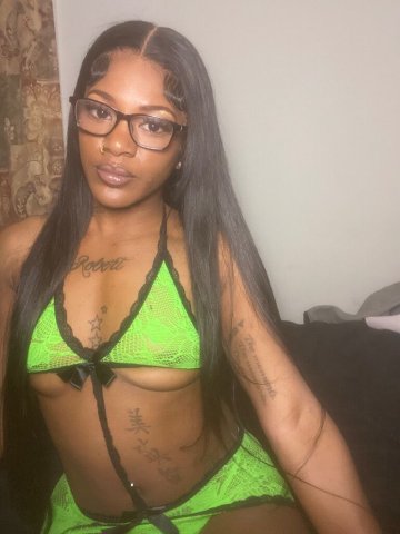 Norfolk Female Escort — sensual massages, blowjobs, and tight wet pussy - 1