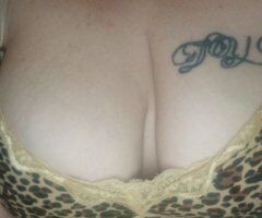Rockford IL Woman Seeking Discreet Fun - Image 3