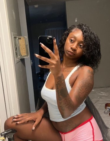 Italy’s San Diego FaceTime Shows & Custom Content (Chocolate Barbie - 23) - 1