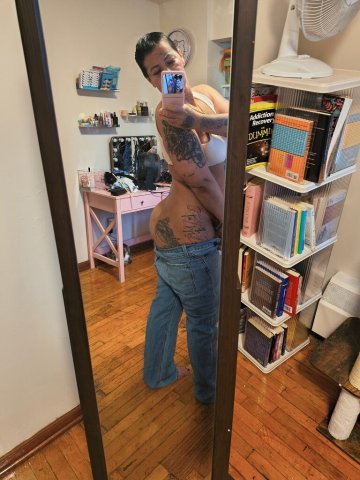 Pittsburgh, PA Female Escort — Verification-Required Video Sessions - 1