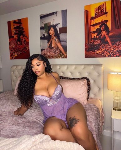 Spokane WA Curvy 26-Year-Old Female Escort — Thick, hourglass & Nuru/BDSM - 1