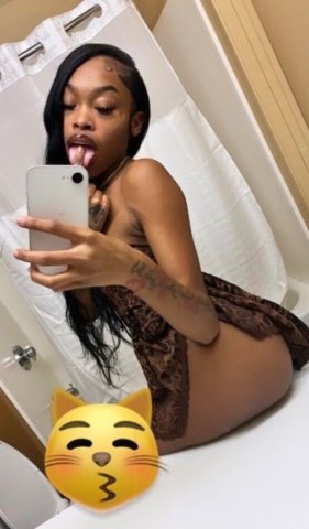 Sacramento Female Escort — Outcalls, FaceTime, & Full Body Massage - 1
