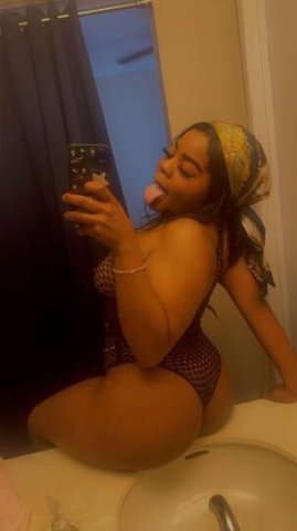 Los Angeles Brownskin Hunnybunn — 21 (21) - 1