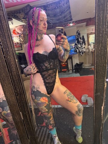 Minneapolis/St. Paul Goth Shorty (29) — Outcall Female Escort - 1