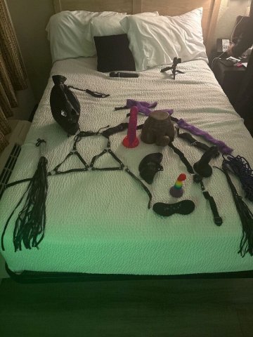 Tulsa Female Escort — UpScale Professional & Full Booking - 1