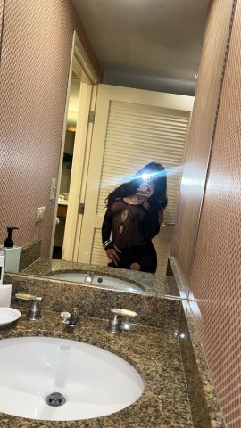 Sacramento Female Escort — Outcall & carplay only - 1