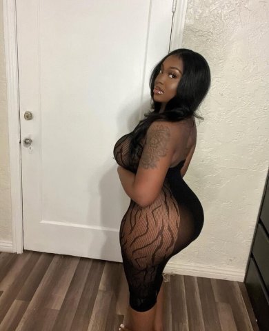 Seven (28) — Chocolate Bombshell Female Escort, CREAM & SQUIRT - 1