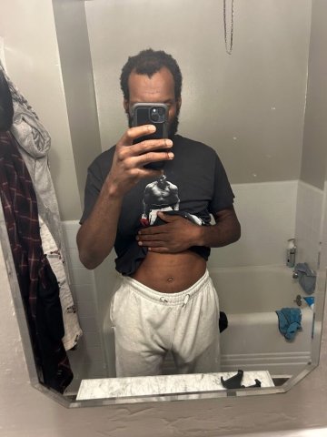 Women only — casual no-strings hookup, host available (Philadelphia) - 1