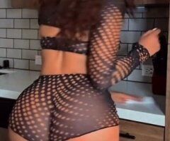 Portland, Oregon Female Escort — Dinner Dates & Outings - Image 2