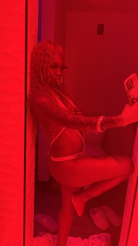 Los Angeles Petite Female Escort for Outcalls Only - 1