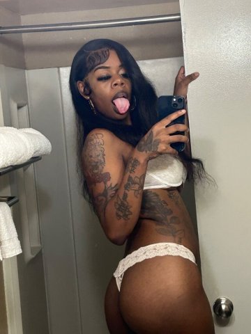 Richmond VA Female Escort — Clean, No Smell - 1