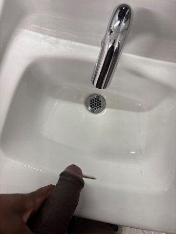 Killeen Male Escort — 6'4, 240, dark skin, tattoos - 1