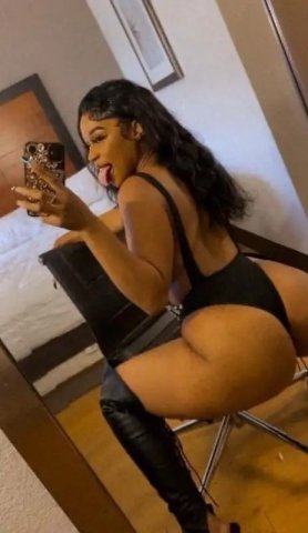 Fort Smith Screening Required Female Escort — Facetime Verification - 1