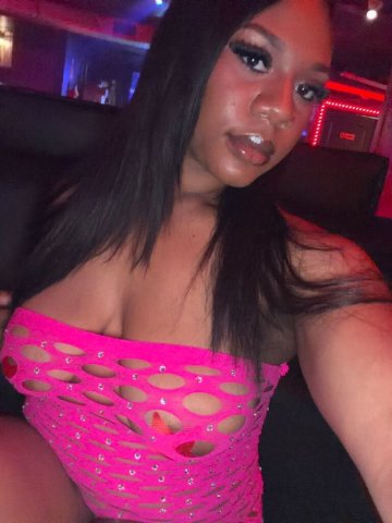 Lafayette Creole/Blasian escort with natural curls - 1