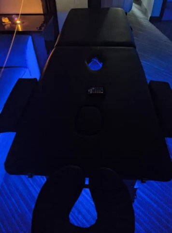 Marco — Discreet male body expert with luxury heated table & hot towels - 1