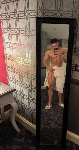 Italian Pornactor in San Francisco (Italian Hunk XXL) - 1