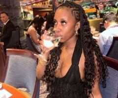 Minneapolis / St. Paul escorts - Minneapolis/St. Paul Queen Escort — Incall or Outcall Hookups