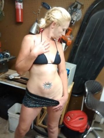 Yuma Arizona MILF Escort — Local, sexy & “hot out here” vibes - 1