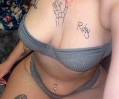 Facetime content babe — shower shows with toys - Image 2