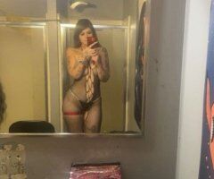 Facetime content babe — shower shows with toys - Image 4