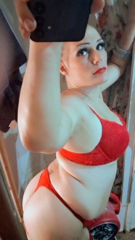 Discreet Tampa Female Escort — Refined Private Evenings - 1