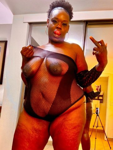 Los Angeles BBW MILF Cougar Female Escort — chocolate pie & PHub reviews - 1