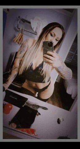 Long Beach CA Mature Female Escort Ariel - 1