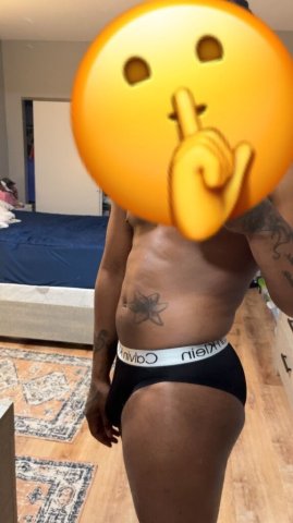 Airport Meet — FemDaddy Verse Bottom & Certified Massage Therapist - 1