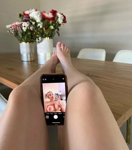 Usa Layla in Salem, Oregon — Nuru, penis massage & oral (in-call/outcall) - 1