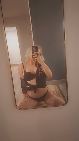 Quad Cities IA Full Service Female Escort — All-Day/Overnight Sessions - 1