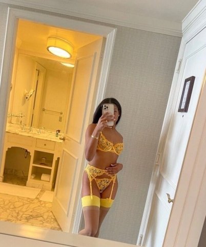 Las Vegas Female Escort — Discreet Incall & Holiday Specials - 1