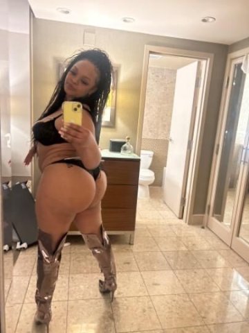 Jessica (Oakland/East Bay) — Short-Term Female Escort, No Bare Services - 1