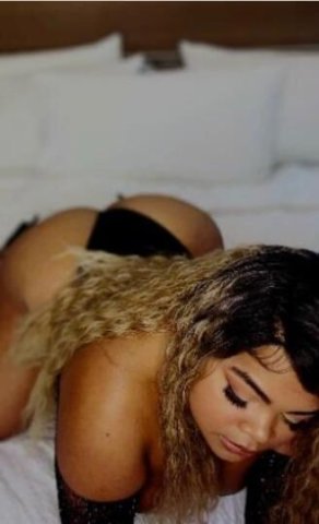 Fresno CA Female Escort — Outcalls & Carplay Travel - 1