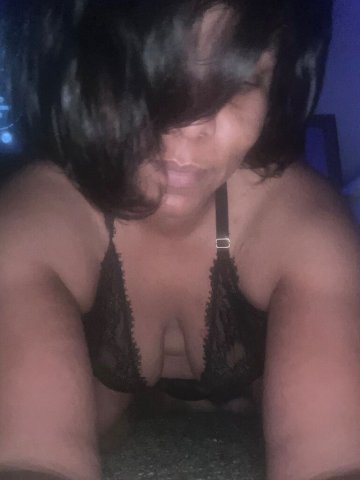 Louisville Female Escort — Professional by Day, Fun in the Evening - 1