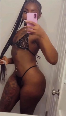 Cincinnati OH Incalls Female Escort — Slim Thicc Chocolate - 1