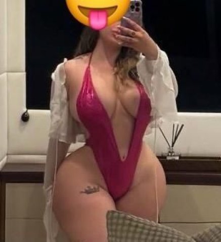 Ana, latina de 30 años — caricias y besos - 1